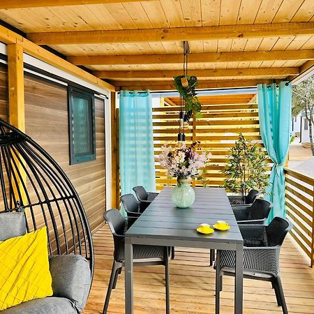 Iris Holiday Homes ビオグラード・ナ・モル エクステリア 写真
