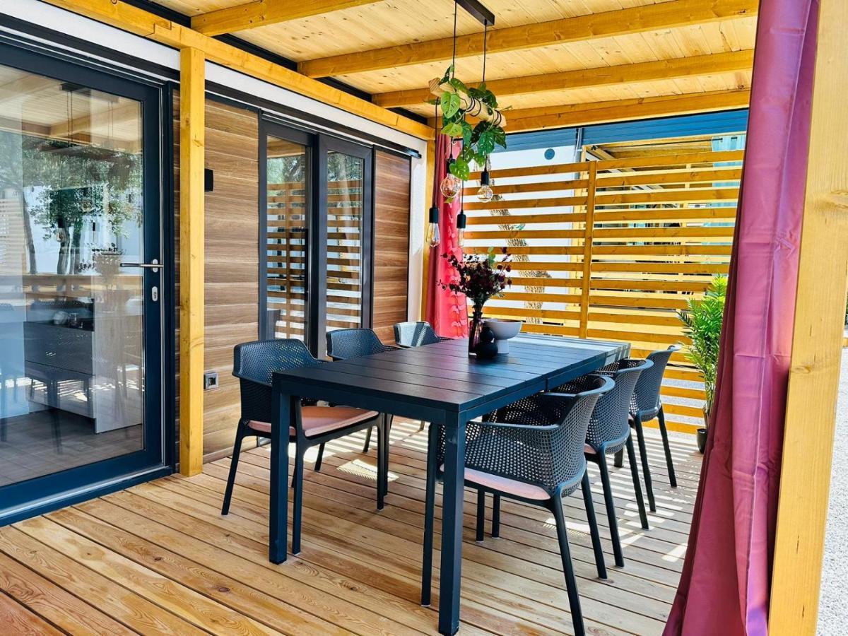 Iris Holiday Homes ビオグラード・ナ・モル エクステリア 写真