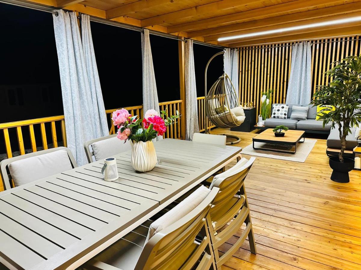 Iris Holiday Homes ビオグラード・ナ・モル エクステリア 写真
