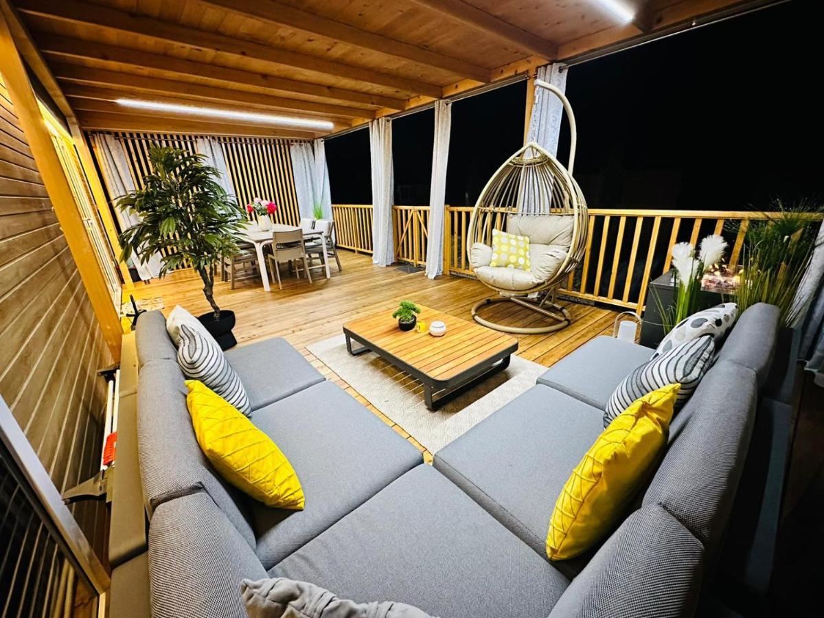 Iris Holiday Homes ビオグラード・ナ・モル エクステリア 写真