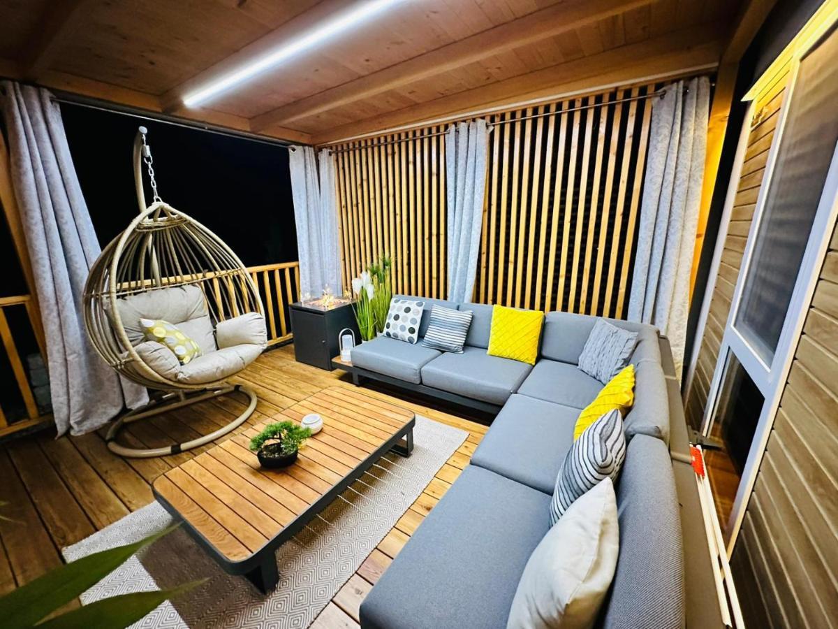 Iris Holiday Homes ビオグラード・ナ・モル エクステリア 写真