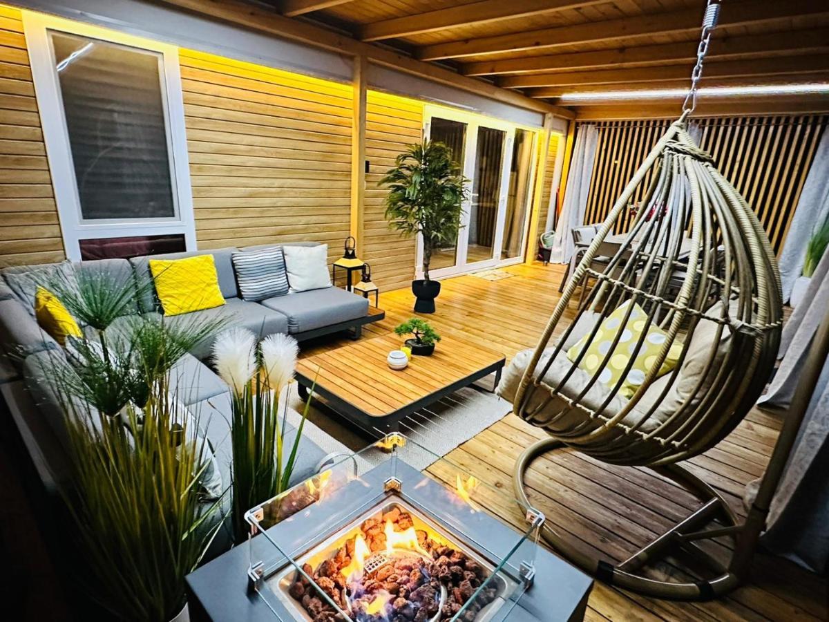 Iris Holiday Homes ビオグラード・ナ・モル エクステリア 写真