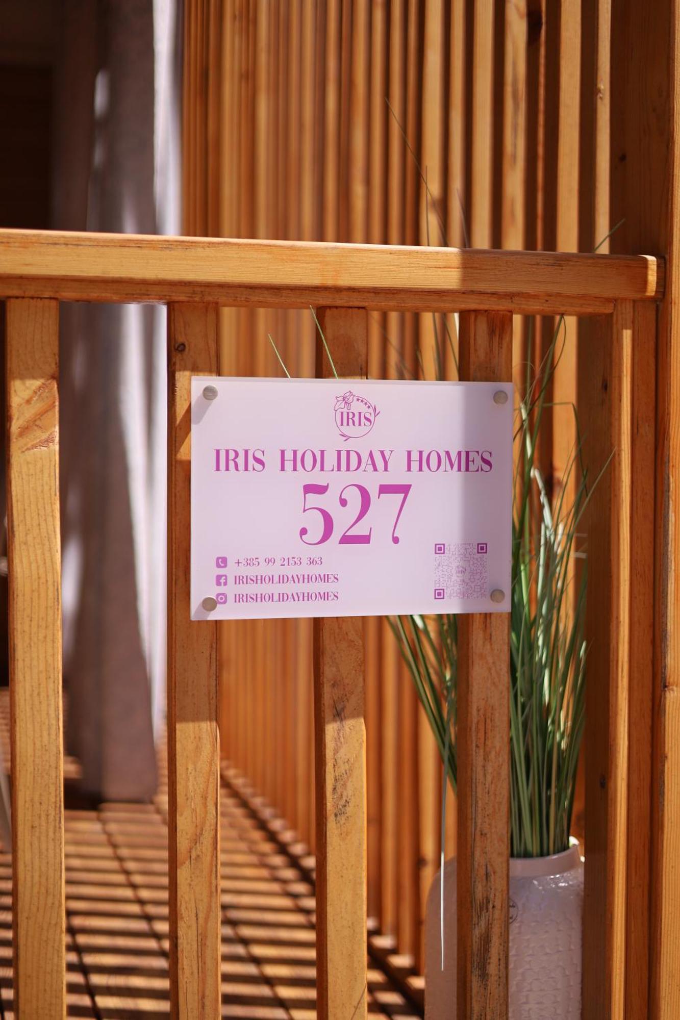 Iris Holiday Homes ビオグラード・ナ・モル エクステリア 写真