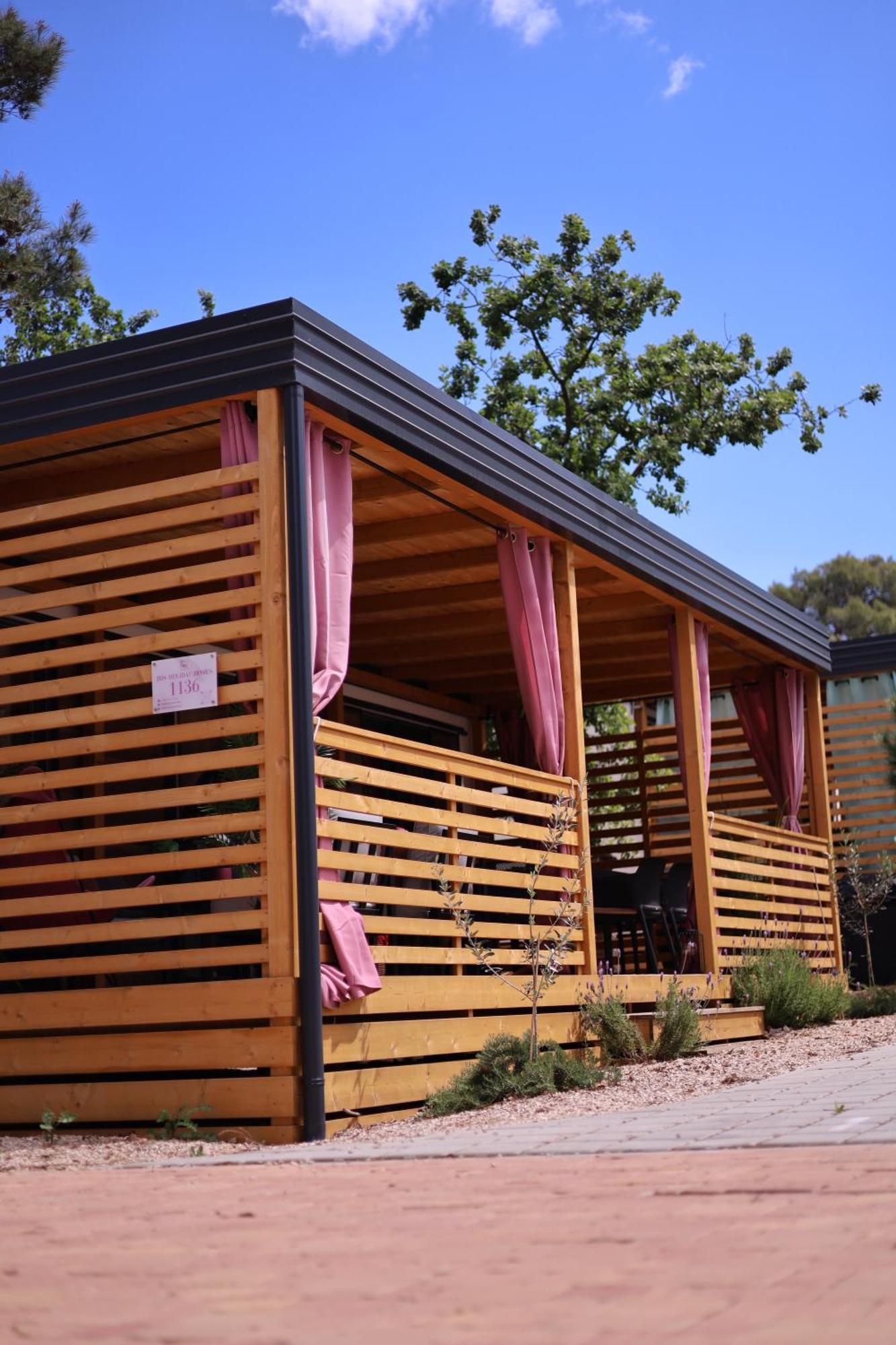Iris Holiday Homes ビオグラード・ナ・モル エクステリア 写真