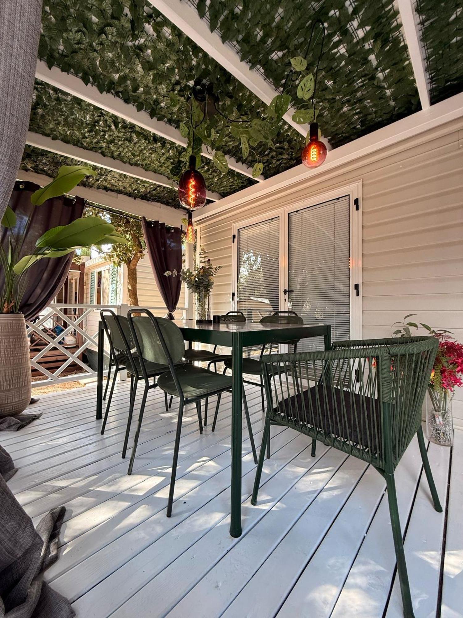 Iris Holiday Homes ビオグラード・ナ・モル エクステリア 写真